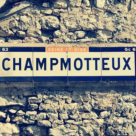 La Bulle Des Champs Bed & Breakfast Champmotteux Exterior photo