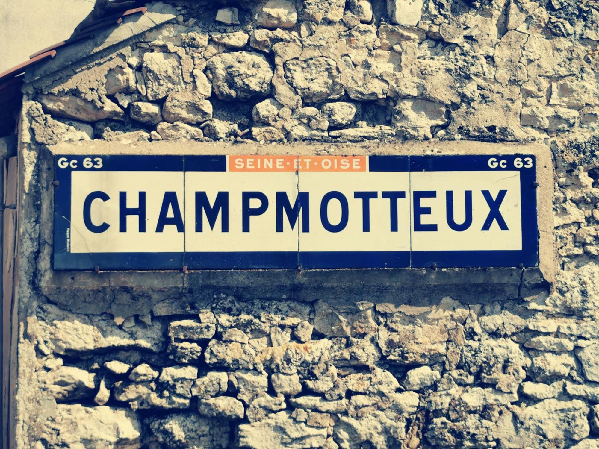La Bulle Des Champs Bed & Breakfast Champmotteux Exterior photo